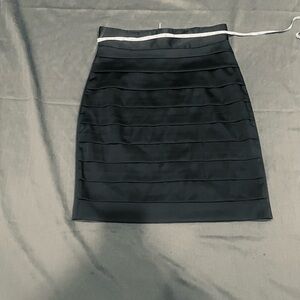 Elegant Black Women's Skirt semi New perfect condition